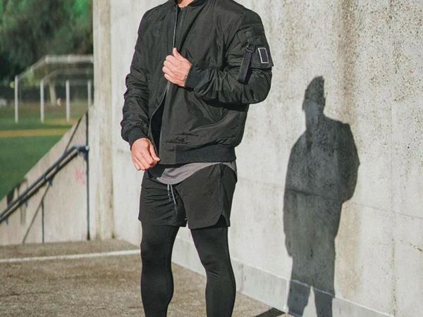 Bộ đôi quần short nam và quần legging, mặc sao cho chất và năng động?