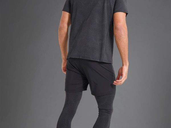 Bộ đôi quần short nam và quần legging, mặc sao cho chất và năng động?