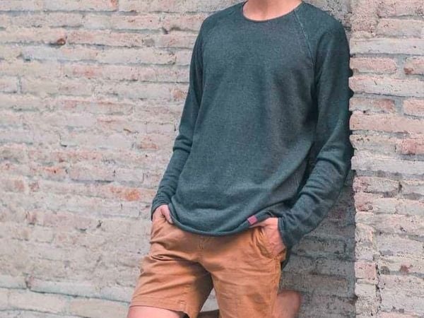 Phối quần short nam với áo thun cực năng động